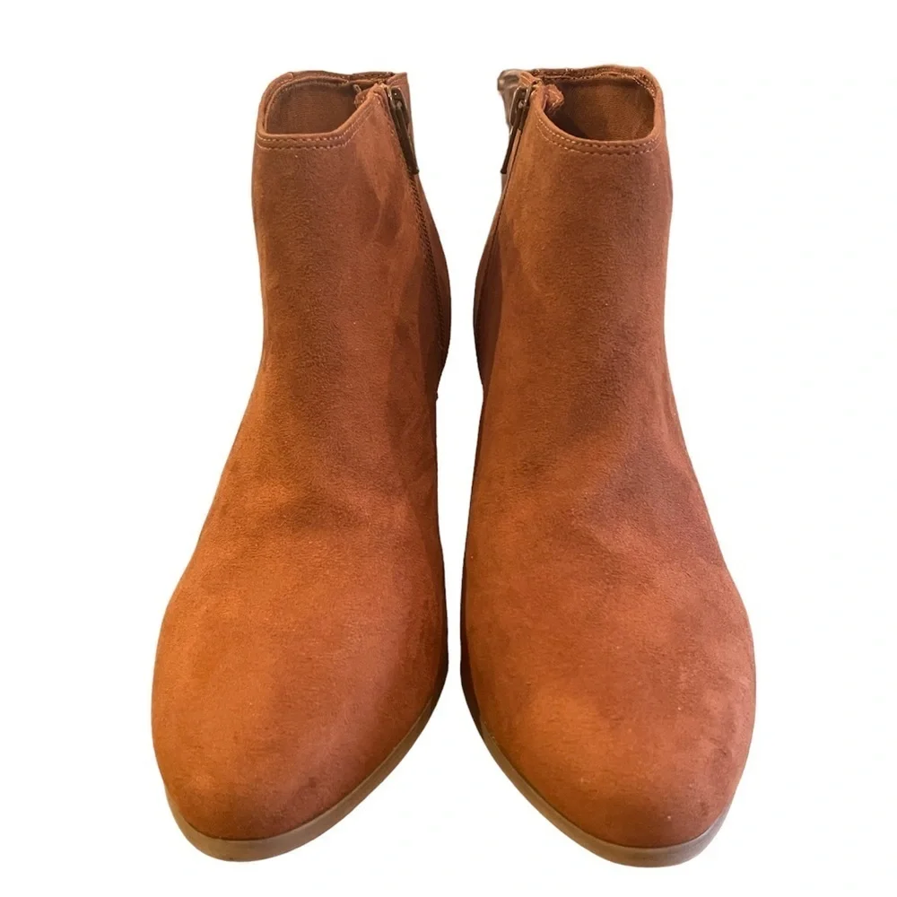 Old Navy women brown suede stacked heel ankle boots size 8